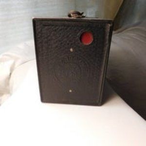 KODAK CAMERA BROWNIE MODEL F Antique